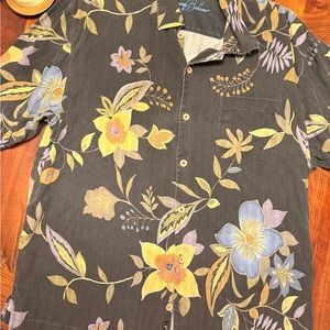 Tommy Bahama Black Floral Button Down Shirt size XL
